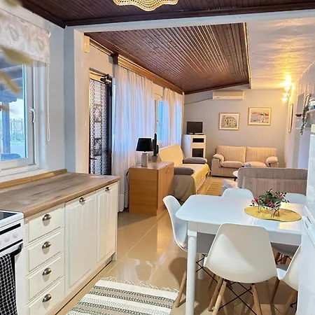 Evangeo Seaside Apartment Epanomi Exterior photo